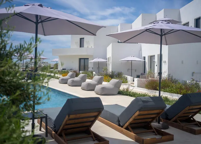 Ξενοδοχείο με διαμερίσματα El Mar Naxos 4*